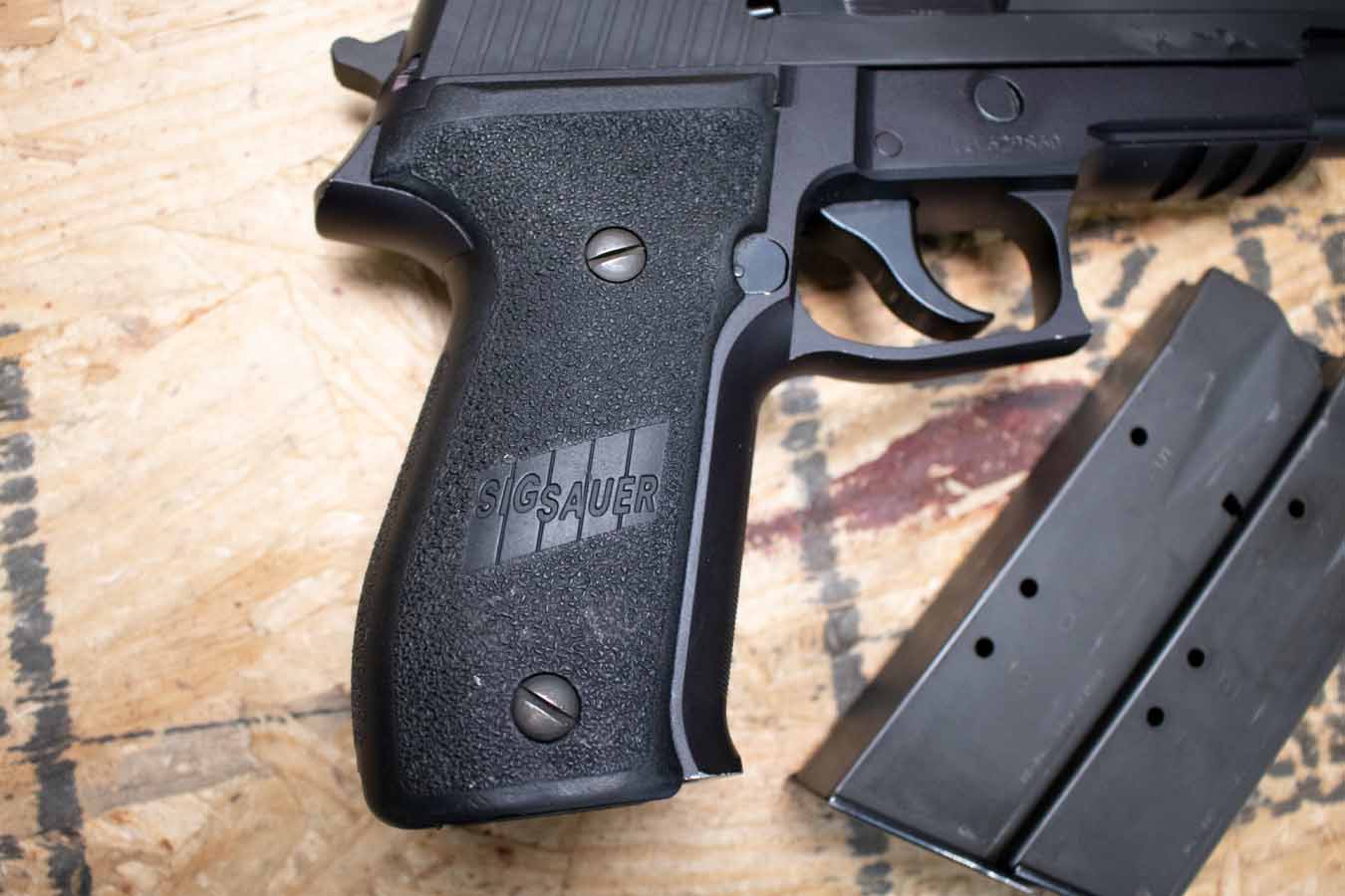 SIG SAUER P226R 40 S&W Police Trade-In Pistols (Very Good Condition)